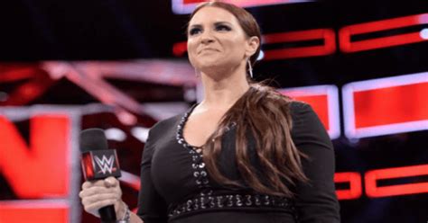 Stephanie Mcmahon And Triple Hs Daughter Training To Be Wrestler