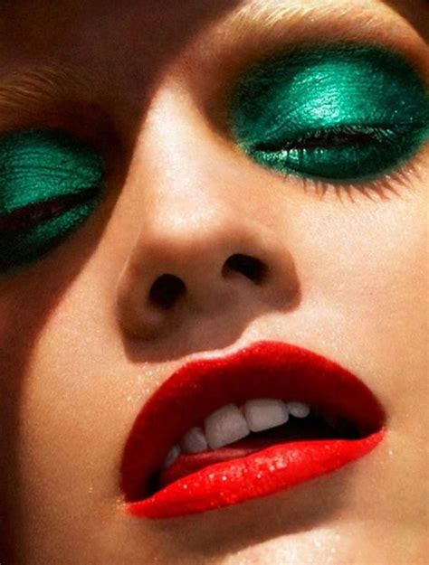 smokey eyes with red lips thats sensous and seductive hike n dip makeup for green eyes green