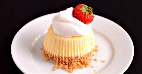 No bakecold desser with heavy cream : No-Bake Pineapple Whipped Cream Dessert Cups Recipe