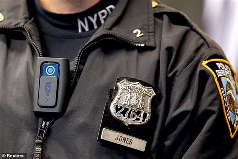 Nypd Cop S Body Camera Inadvertently Recorded Her Performing A Sex Act On Her Boss Daily