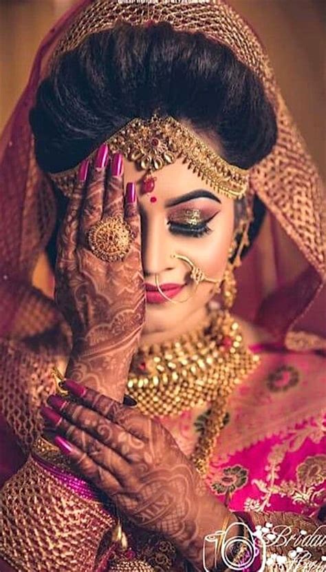 Indian Bride Poses Indian Wedding Poses Indian Bridal Photos Indian