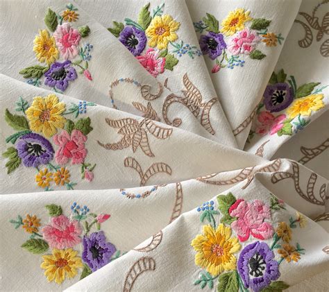 Beautiful Vintage Hand Embroidered Floral Linen Tablecloth Etsy Uk