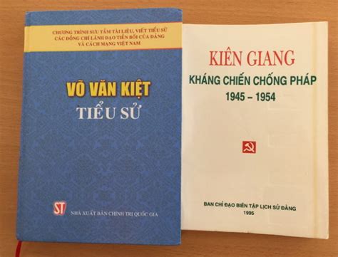 Tiểu thương háo hức tham gia đại tiệc lì. Sách Tiểu sử Võ Văn Kiệt: chi tiết "chế biến, sai lệch ...