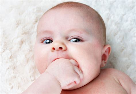 Vermi nelle feci dei bambini: sintomi, cause e rimedi