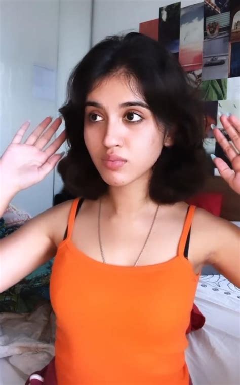 this pretty random cutie has got such sexy pits🥵🥵 r indianarmpitbeauties