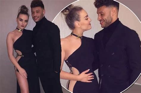 Perrie Edwards And Alex Oxlade Chamberlain Look Totally In Love After Little Mix Brit Awards Win