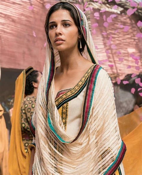 Naomi Scott As Jasmine In Aladdin Aladdin And Jasmine Disney Princess Jasmine Aladdin Film