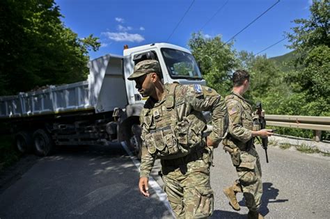 Kosovo Serbs Dismantle Barricades At Serbia Border