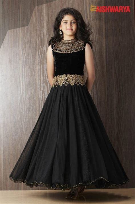 Black Gown Will Always Stay In Vogue Enjoy Simplicity In A New Style