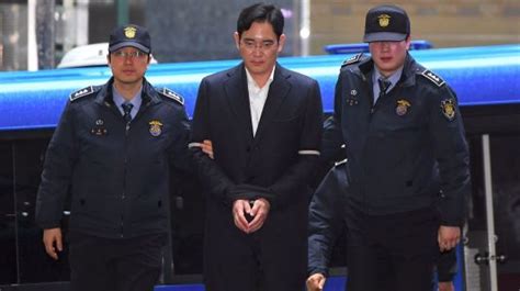 South Korean Prosecutors Indict Samsungs De Facto Chief Sun Sentinel