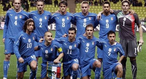 Coach vittorio pozzo with players on training. FOOTBALL PLAYER | FAT'S BLOG: Italy National Team World ...