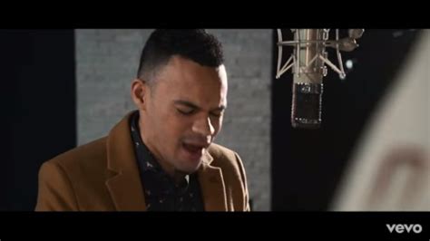 Hw Pick Tauren Wells Debut Album Hills And Valleys Available Acoustic Video