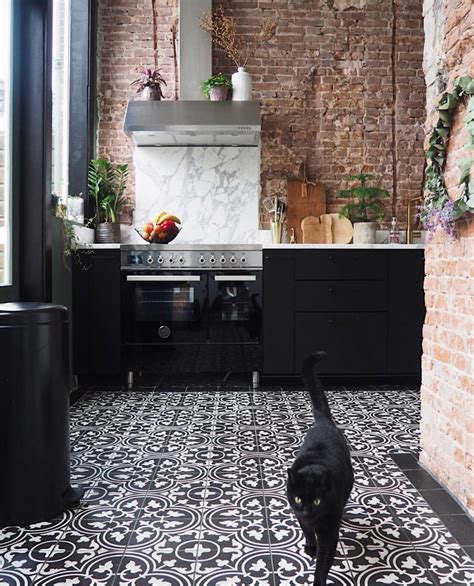 The biselado wall tiles are very popular in any design within the home, kitchen, bathroom, conservatory etc. Pin by Avery Barela on Kitchens | Brick tiles kitchen ...