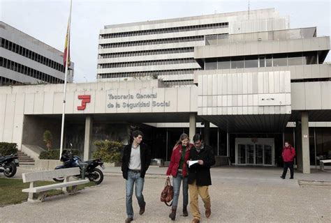 Simple Science: How to Make a Volcano with Kids