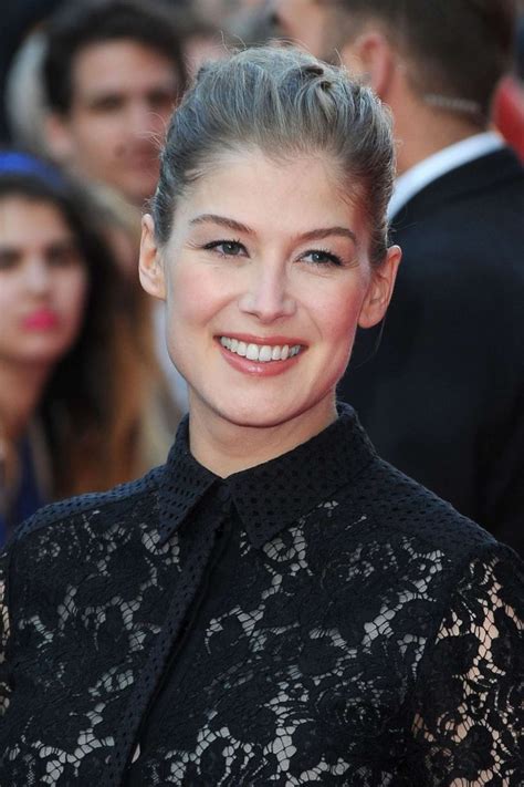 Rosamund Pike What We Did On Our Holiday Uk Premiere 06 Gotceleb
