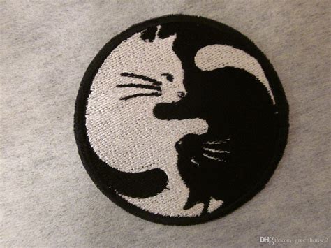 With antonio banderas, maria casado, pablo alborán, david bisbal. Compre Blanco Y Negro Gato Yin Yang Parche De Dibujos ...