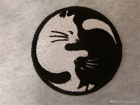 Ver más ideas sobre blanco y negro, retratos, retrato lapiz. Compre Blanco Y Negro Gato Yin Yang Parche De Dibujos ...