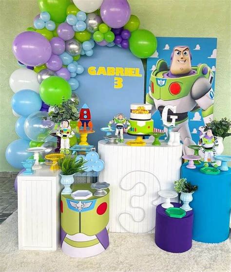 Festa Buzz Lightyear 30 inspirações super criativas Bolo Guaraná