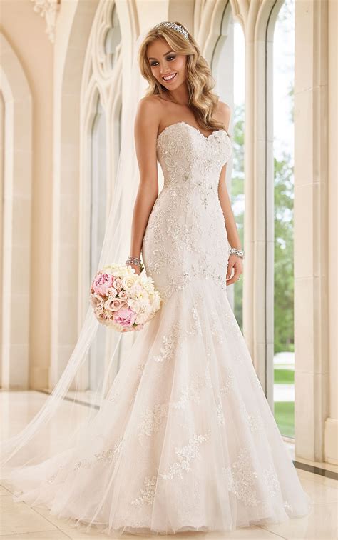2016 sexy fit and flare wedding dresses with free veil by stella york sweetheart appliques