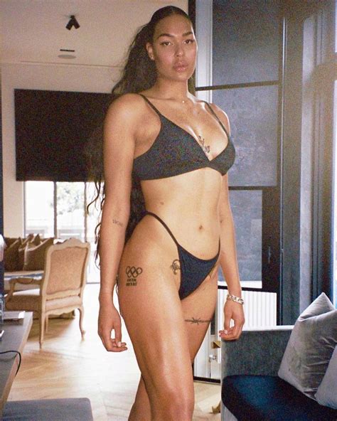 Liz Cambage Nude Sexy Photos Onlyfans Leaked Nudes
