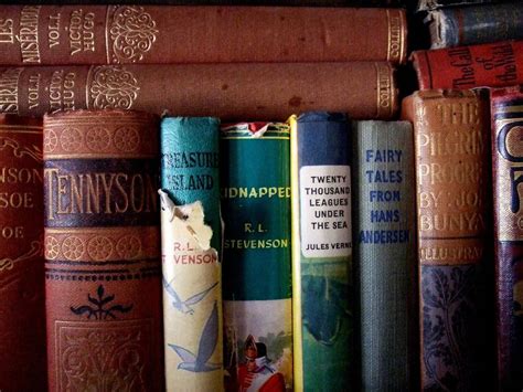 10 Classic Novels College Students Must Read