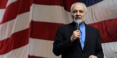 Obama Adviser Praises American Muslim Anti Terror Cooperation As Protesters Denounce King