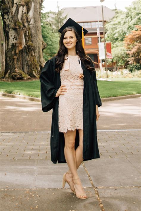 10 Nice Graduation Outfits For Ladies To Ensure You Look Stunning On Your Big Day