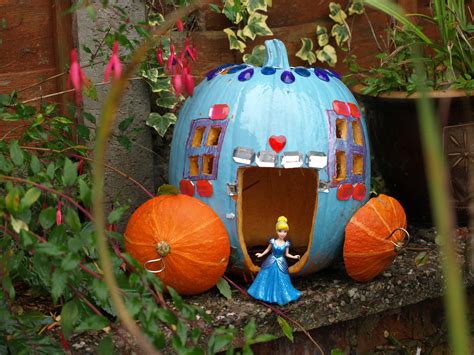 I think it is the cutest idea ever! Cinderella Pumpkin Carriage - Here Come the Girls
