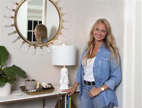 Bargain Mansions Star Tamara Day Hosts Home For The Holidays Events
