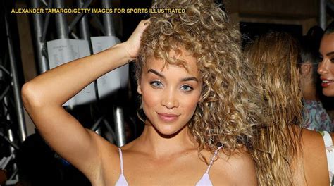 jasmine sanders announced as sport illustrated swimsuit rookie of the year fox news