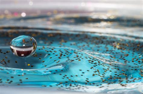 Wallpaper Water Drop Flash Glitter Blue Gold Shiny Droplet