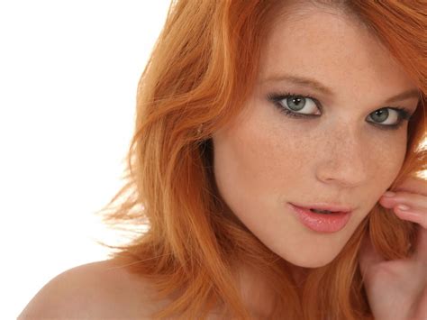 Mia Sollis Freckled Girlswithfreckles Freckles Sexy Gingergirlie Freckledbeauty Ginger
