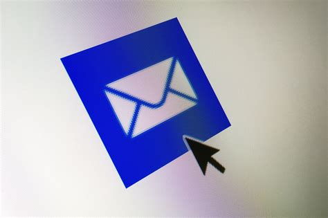 Compose and Send an Email in Windows Mail