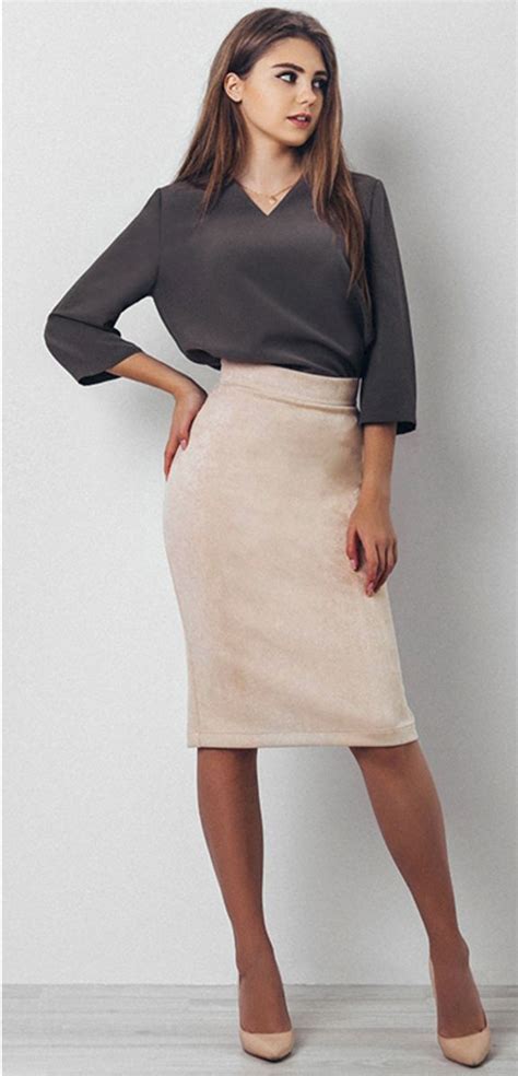 How To Wear Pencil Skirt Pencilskirts Pencil Skirt Casual Suede Pencil Skirt Work Outfits Women