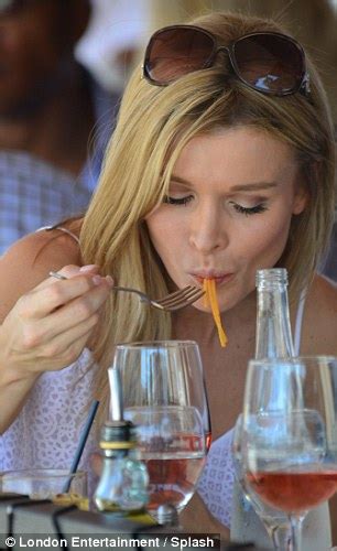 Real Housewives Star Joanna Krupa Throws Carb Caution To The Wind As