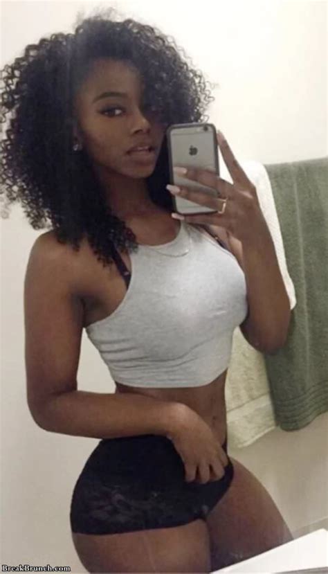 Curly hairs with medium length. Get ready for some sexy chocolate girls (26 pics ...