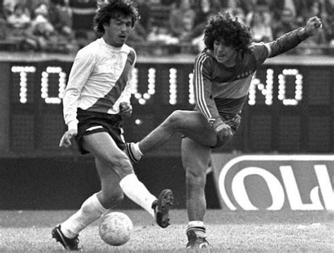 Duelos De Craques Do Futebol Daniel Passarella X Diego Maradona