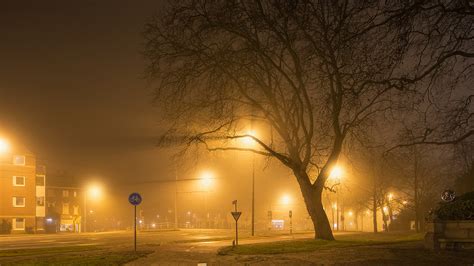 A Foggy Night On The Outskirts Of Town 22602 I Like It Aft Flickr