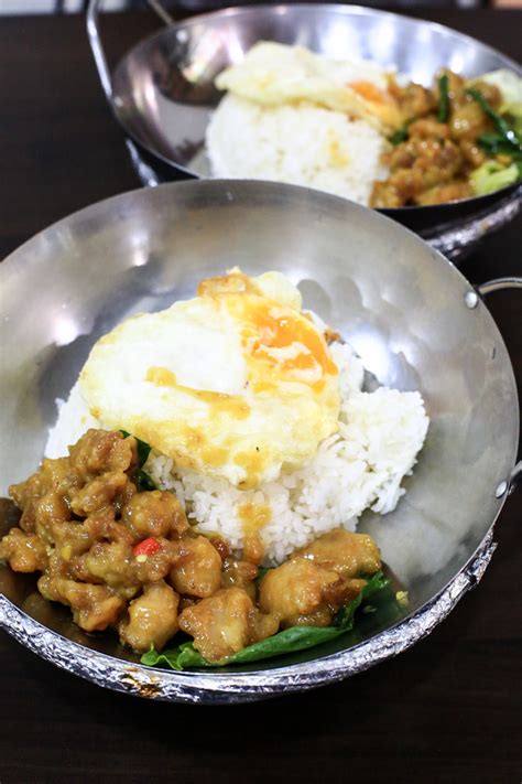 Homemade salted eggs can be used in breakfast. Taste Good - This Hidden Eatery Has The Best Salted Egg ...