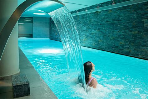 Η αλόννησος ανήκει στο σύμπλεγμα των σποράδων και διοικητικά στο νομό μαγνησίας με πρωτεύουσα το βόλο. Προσφορές - Διακοπές Καλοκαίρι 2019