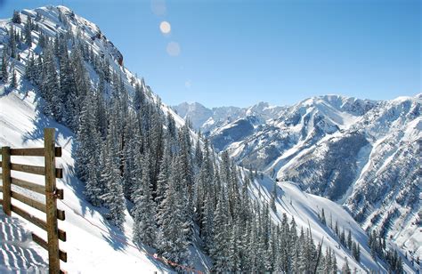As a marine biologist, she received an appointment to the team of the deep marine discovery habitat. Aspen (Colorado) Ski Holiday Guide | Ski Addict