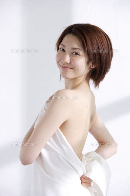 日本人女性のビューティーポートレート 30018000994 ｜ 写真素材・ストックフォト・画像・イラスト素材｜アマナイメージズ
