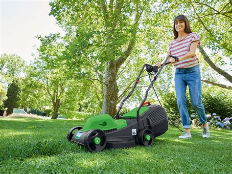 Vorbildliches rasenmähen basiert auf der sachkundigen mähtechnik zum richtigen zeitpunkt. Rasen Gedüngt Wann Mähen