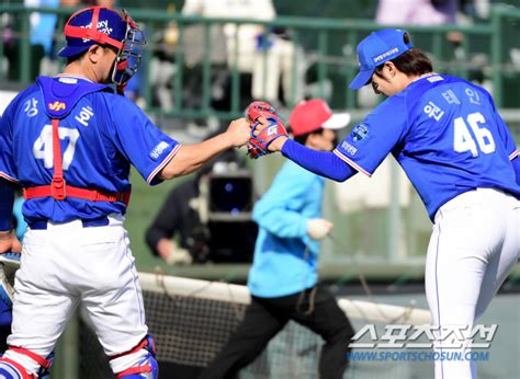 Kia 팬분들께 가장 자신 있게 말할 수 있는 것은 내년에도 kia 유니폼을 입도록…감사합니다. 구단과 협상이 길어지며 진통을 겪는 듯했지만, 양현종은 결국. 부산레코드'양현종 이후 처음, 2530일만' 원태인, 2G 연속 10K 완벽투