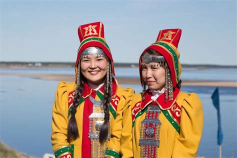 Pin By Alison Gonzalez On Traditional Dress Sakha Republic Siberia
