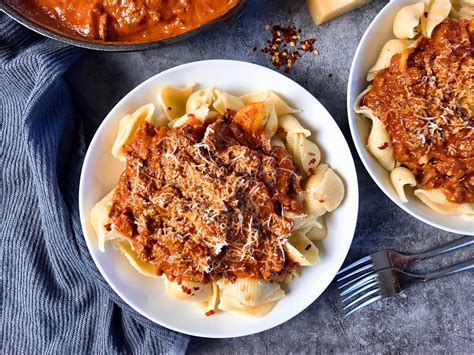Pasta With Creamy Spicy Meat Sauce