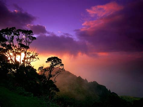 Ruggedly Beautiful Na Pali Coast Tropical Paradise For