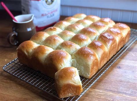 amish dinner rolls king arthur flour amish dinner rolls are the quintessential soft white