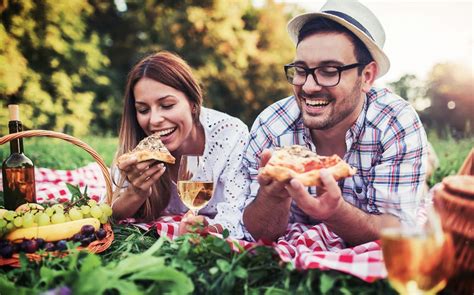 What To Bring On A Picnic Date In 2023 A Complete Guide