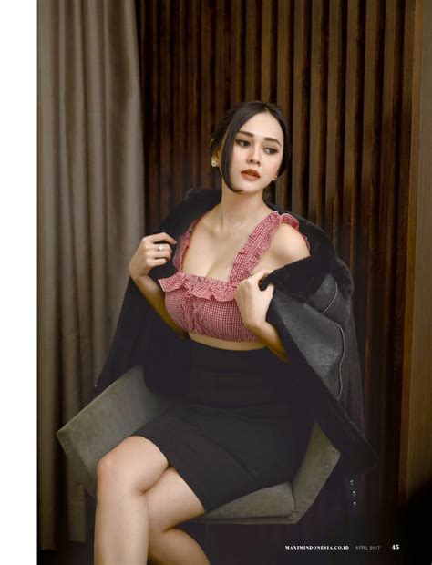 Aura Kasih Sexy Photoshoot 2017 Bohay Model Sexy Indonesia